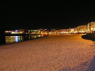 EXCLUSIVO ATICO A PIE DE PLAYA EN SANXENXO